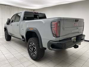 GMC Sierra 2500HD AT4X 2024, Cabina Doble, Tracción en las Cuatro Ruedas, Volante a la Izquierda, Caja de Cambios, Cámara Trasera, Motor Inteligente, Portaequipajes de Aleación de Aluminio, Sin Accidentes - Product Image 5