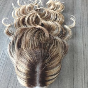Perruque brésilienne Remy ondulée à balayage ombré cheveux humains racines marron moyen à brun <span class=keywords><strong>doré</strong></span> avec <span class=keywords><strong>blond</strong></span> <span class=keywords><strong>foncé</strong></span> et ondulés - Product Image 5
