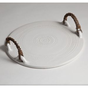 Plateau de service en céramique élégant conçu pour les festivals divertissants avec des collations, des bonbons et des plats principaux. - Product Image 6