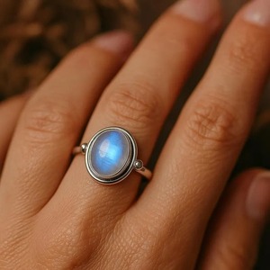 Exportateur indien Bague mystique en pierre de lune Bijoux en pierres précieuses blanches naturelles pour anniversaires ou méditation disponibles pour quantité en vrac - Product Image 5