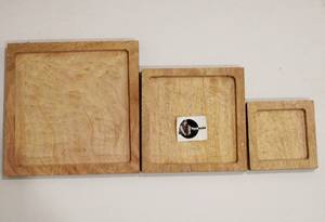 Bandeja de madera en forma cuadrada Diseño liso personalizado para cocina Hogar Restaurante Placa de madera cuadrada al precio más bajo Tradnary Pvt Ltd - Product Image 2