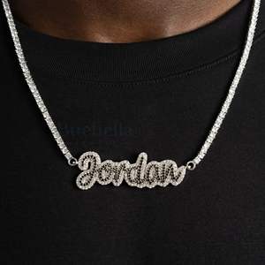 Colgante de escritura de 2 tonos de Plata de Ley 925 personalizado, colgante de collar de estilo Hip Hop con diamantes de moissanita - Product Image 1