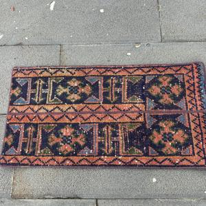 พรมวินเทจ ขนาด 1.3x2.5 ฟุต พรมขนาดเล็ก พรมขนสัตว์สีแดงน้ำเงิน - Product Image 3