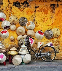 Chapeau conique traditionnel du Vietnam fait à la main pour un festival spécial - Product Image 4