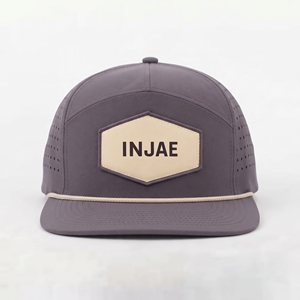 Gorra Snapback de 6 Paneles con Corte Láser, Malla Transpirable, Unisex, Casual, con Logotipo Frontal Impreso por Transferencia Térmica, para Primavera/Verano - Product Image 1