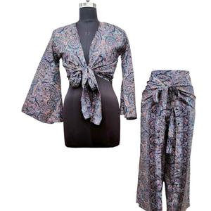 Ensemble Palazzo à nouer en Chine, haut court décontracté à manches longues avec nœud, tissu crêpe, hauts courts avec décoration en pompon pour femmes - Product Image 1