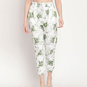 Pantalón de chándal de moda para mujer, diseño cómodo de aspecto moderno para entrenamiento y uso doméstico, pantalones de chándal Acampanados para mujer, superapilados - Product Image 1