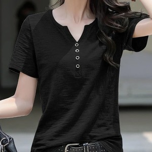 เสื้อยืดคอวีติดกระดุมสำหรับผู้หญิงเสื้อลำลองสีพื้นแขนสั้นสีขาวขนาดใหญ่ทรงหลวมสำหรับฤดูใบไม้ผลิฤดูร้อน - Product Image 3