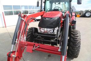 Tractor Agrícola IH Farmall 55A 2022 con Tracción en las 4 Ruedas y Transmisión por Engranajes - Product Image 6