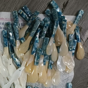 ช้อนหอยมุก | ช้อนเสิร์ฟคาเวียร์ทำมือบนโต๊ะอาหารสุดหรูเป็นมิตรต่อสิ่งแวดล้อม - Product Image 3