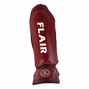 Protège-tibias de boxe en cuir réglables de haute qualité, jambes de protection respirantes et équipement de pied pour les combats - Product Image 3