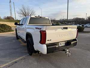 Toyota Tundra Limited 4x4 TRD Usada, Año 2024 - Product Image 2
