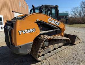 2017 Case TV380 Track Skid Steer Traction maximale, productivité maximale conçue pour la puissance, la stabilité et l'efficacité - Product Image 4