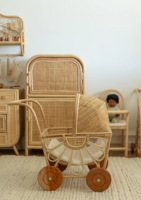 Meilleure vente Poussette de poupée en osier aspect rotin Poussette de bébé à roulettes faite à la main pour enfant