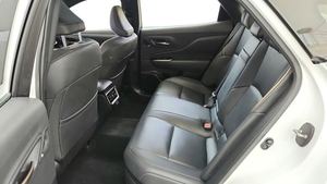 รถสะอาด ปี 2024 รุ่น XLE ขับเคลื่อนสี่ล้อ พวงมาลัยซ้าย มาตรฐานไอเสียยูโร 3 วิ่ง 50,001-75,000 ไมล์ ไม่มีประวัติอุบัติเหตุ พร้อมส่ง - Product Image 3