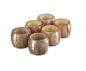 Anneaux de serviette en bois élégants pour le réglage de la table Ensemble de 6 accessoires de table à manger faits à la main au fini naturel - Product Image 3
