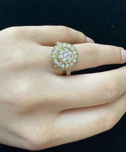 Alianza de boda de oro amarillo y diamantes de 14K corte redondo doble eternidad con anillos de regalo de fiesta de moissanita DE LA India - Product Image 5