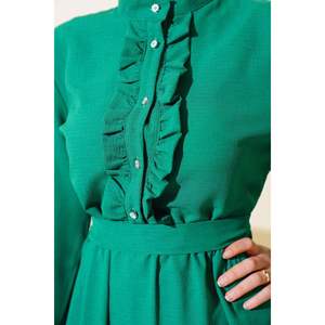 Robe décontractée verte avec détail boutonné à volants - Product Image 1
