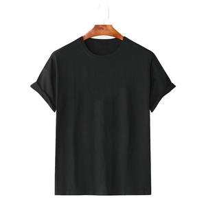 T-shirt décontracté en coton doux pour homme, technique brodée, avec manches retroussées - Product Image 4