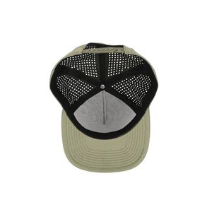 Gorra de Golf Ligera y Transpirable con Orificios Cortados con Láser, Logotipo de Goma Personalizado, Visera Plana, Impermeable, con Cierre a Presión para Comodidad Durante Todo el Día - Product Image 5