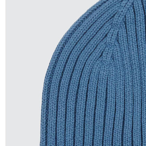 Gorros unisex cálidos y elegantes hechos de acrílico suave, perfectos para ropa de invierno, moda informal o marca promocional - Product Image 3