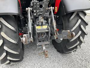 2018 Massey Ferguson 5712S 4WD Equipo agrícola de alto rendimiento Tractor eficiente Motor de rodamiento de bajas horas Engranaje del motor - Product Image 4