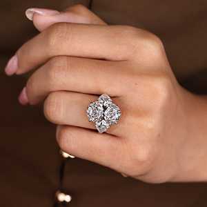 Anillo de Diamante CVD Cultivado en Laboratorio de 5.00 Quilates, Corte Ovalado, con Diamantes en Forma de Pera Laterales, Oro Sólido de 14K, Anillos de Compromiso y Boda, Certificado IGI - Product Image 4