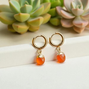 Pendientes de Aro Planos con Pequeñas Piedras Preciosas de Cornalina Facetadas Ovaladas - Pendientes Hechos a Mano en Plata 925 - Joyería al por Mayor - Product Image 4