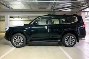 TO-YOTA LAND CRU ISER LC300 Premium 7S+415hp+NEU+7SITZE+VOLL AUTOMATIC TRANSMISSION d'occasion 2022 - Product Image 2