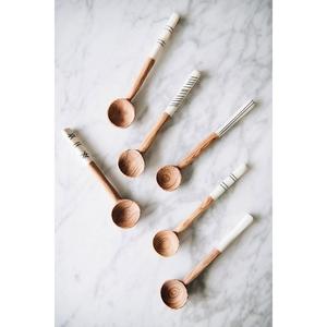 Belles cuillères en bois en bois naturel idéales pour la cuisine, offre spéciale, ustensiles écologiques tendance, meilleur choix de cuisine - Product Image 1