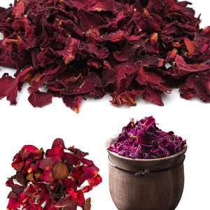 Pétales de roses rouges séchées | Toucher parfumé pour gommages bio pour la peau - Product Image 5