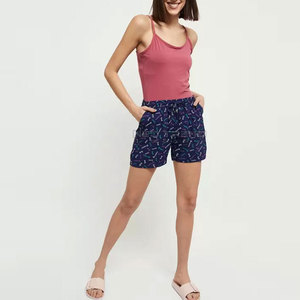 Pantalones cortos de mujer personalizados al por mayor, transpirables y de color sólido, último estilo - Product Image 4