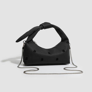 Sac à dos confortable pour femme, idéal pour l'école et les voyages, en cuir véritable Oxford, style vintage et décontracté - Product Image 1