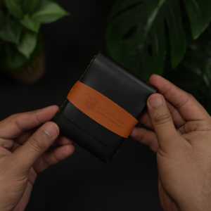 WF Leathercraft No. Cartera Delgada Todo en Uno 101, Hecha y Cosida a Mano, Negra con Color Bronceado - Product Image 5