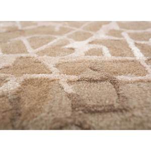 พรมขนสัตว์และวิสโคสทอมือลาย Mythos Abstract สีเบจและสีน้ำตาล รูปทรงสี่เหลี่ยมผืนผ้า สำหรับห้องนั่งเล่นในบ้าน รุ่น TNQ-3234 ความหนาแน่นของขนสัตว์สูง - Product Image 3