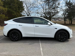 Tesla Model Y Long Range 2022 en Perfectas Condiciones - Product Image 3
