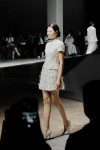 Robes décontractées en gros, nouvelle conception élégante, MOGAN EMB MINI DRESS, support ODM, robes pour femmes légèrement ajustées, courtes, en provenance du Vietnam - Product Image 4