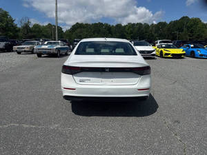 Limpieza prístina 2024 H-onda Accord EX - Product Image 2