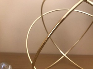 Pièce maîtresse de table décorative en forme de boule en métal abstraite pour la décoration de la maison, l'affichage de cadeaux de bureau, style minimaliste moderne - Product Image 2