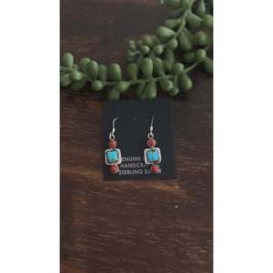Pendentif Goutte Géométrique en Argent Sterling Fait Main avec Pierres Multicolores Navajo, Or 18K, Turquoise, Saphir et Émeraude - Product Image 1