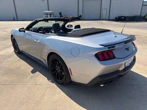 Ford Mustang EcoBoost 2024 Convertible de 2 Puertas, Usado en Excelentes Condiciones - Product Image 3