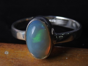 Bague de mariage australienne en opale multi-feu - Argent - Pierre de naissance d'octobre - Opale solide - 10x6mm - Taille US 7 - Fabrication artisanale classique à griffes - Product Image 5