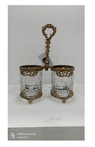 Verre et métal finis à l'ancienne présentent un plat de service double orné, pour un pot à sel - Product Image 4