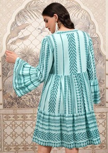 Nueva colección de verano para mujer, minivestido texturizado con tejido en V para eventos al aire libre y salidas casuales para clima cálido - Product Image 5