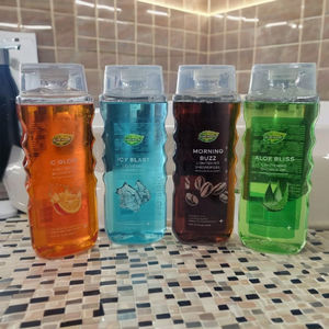 Soins de la peau naturels Gel de bain hydratant blanchissant pour la peau Gel douche nettoyant pour le corps - Product Image 1