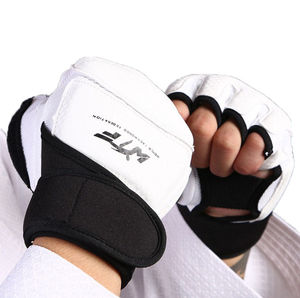 Top White Taekwondo Guantes Protector de manos de cuero Premium para deportes Hecho por Maximize Wear - Product Image 2