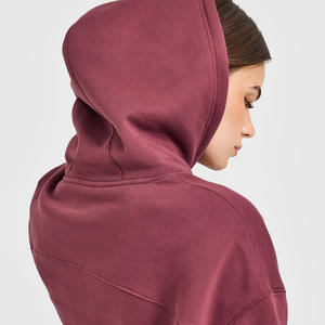 Ensemble sweat à capuche et short deux pièces pour femmes impression de logo personnalisé tenue confortable pour l'entraînement physique et l'usure quotidienne - Product Image 4