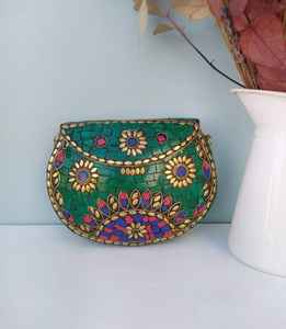 Pochette Métallique Faite Main pour Femmes Cadeau de Mariage Sac de Soirée Élégant Sac à Main Unique Inspiré des Créateurs avec Chaîne - Product Image 5