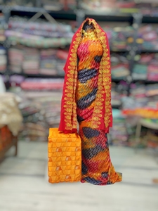 Châle de robe en velours twill jacquard somalien multicolore avec imprimé rayures géométriques brodé rouge et tissu de luxe - Product Image 1