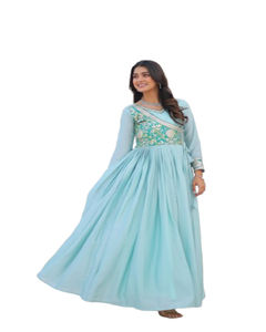 Robe Indienne Pour Femme-Motifs Ethniques Gris Gotta Patti Kurta Avec Pantalon & Dupatta-Ensemble Salwar Kameez-Indien et Pakistanais - Product Image 1